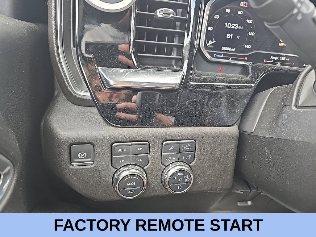 Used 2025 GMC Sierra 2500 SLT w/ SLT Premium Package AWD/4WD image 24
