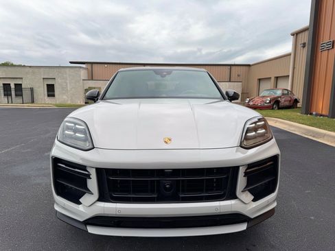 Used 2024 Porsche Cayenne Turbo GT AWD/4WD image 16
