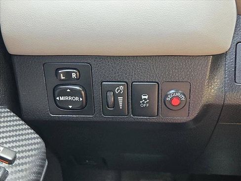 Used 2015 Toyota RAV4 XLE image 6