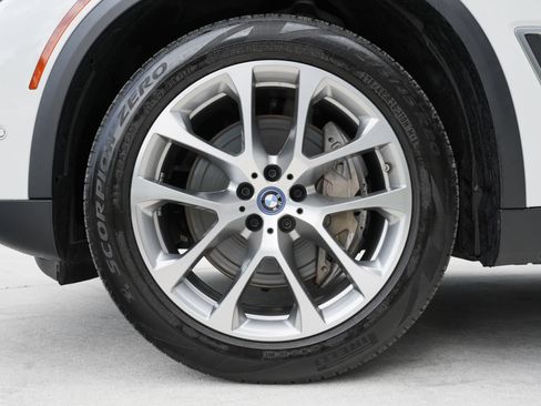 Used 2023 BMW X5 xDrive45e w/ Climate Comfort Package AWD/4WD image 33