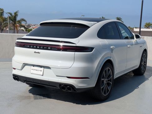 New 2025 Porsche Cayenne Turbo AWD/4WD image 9
