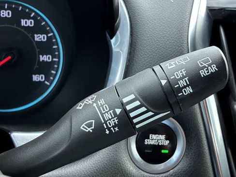 Used 2021 Chevrolet Traverse LT FWD image 26