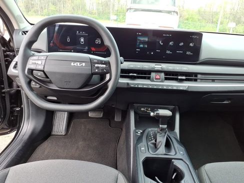 Used 2025 Kia K4 FWD image 6