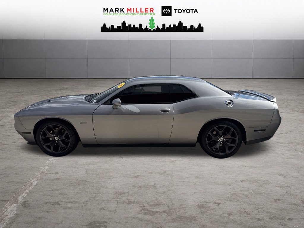 Used 2018 Dodge Challenger R/T w/ Driver Convenience Group RWD image 2