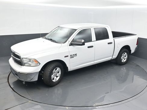 Used 2019 RAM 1500 Tradesman w/ Chrome Appearance Group RWD image 9