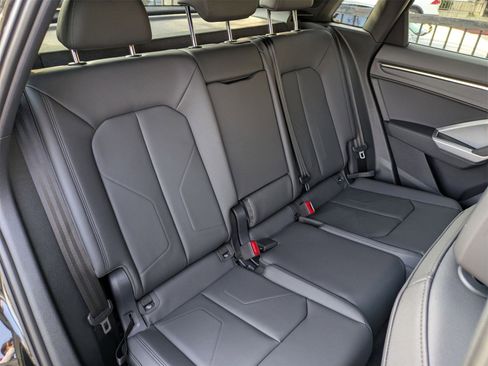 New 2025 Audi Q3 2.0T Premium image 11