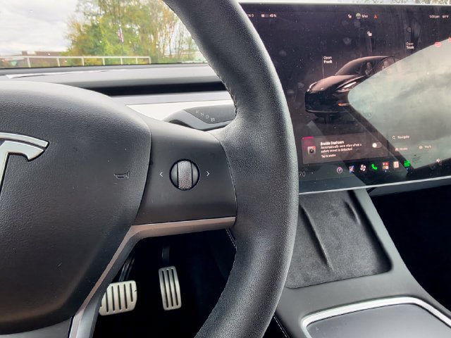 Used 2023 Tesla Model Y Performance AWD/4WD image 21