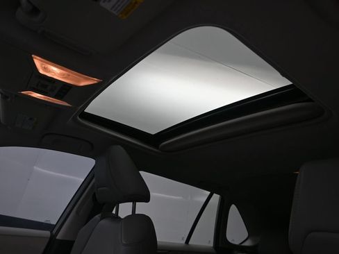 Used 2021 Toyota RAV4 XLE Premium FWD image 27