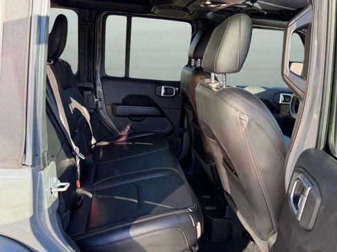 Used 2021 Jeep Wrangler Unlimited Sahara image 39