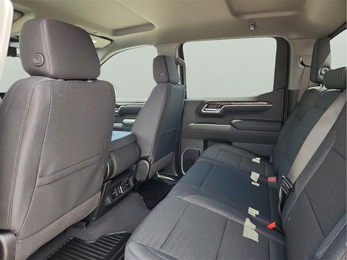 New 2026 GMC Sierra 1500 SLE w/ Preferred Package image 7