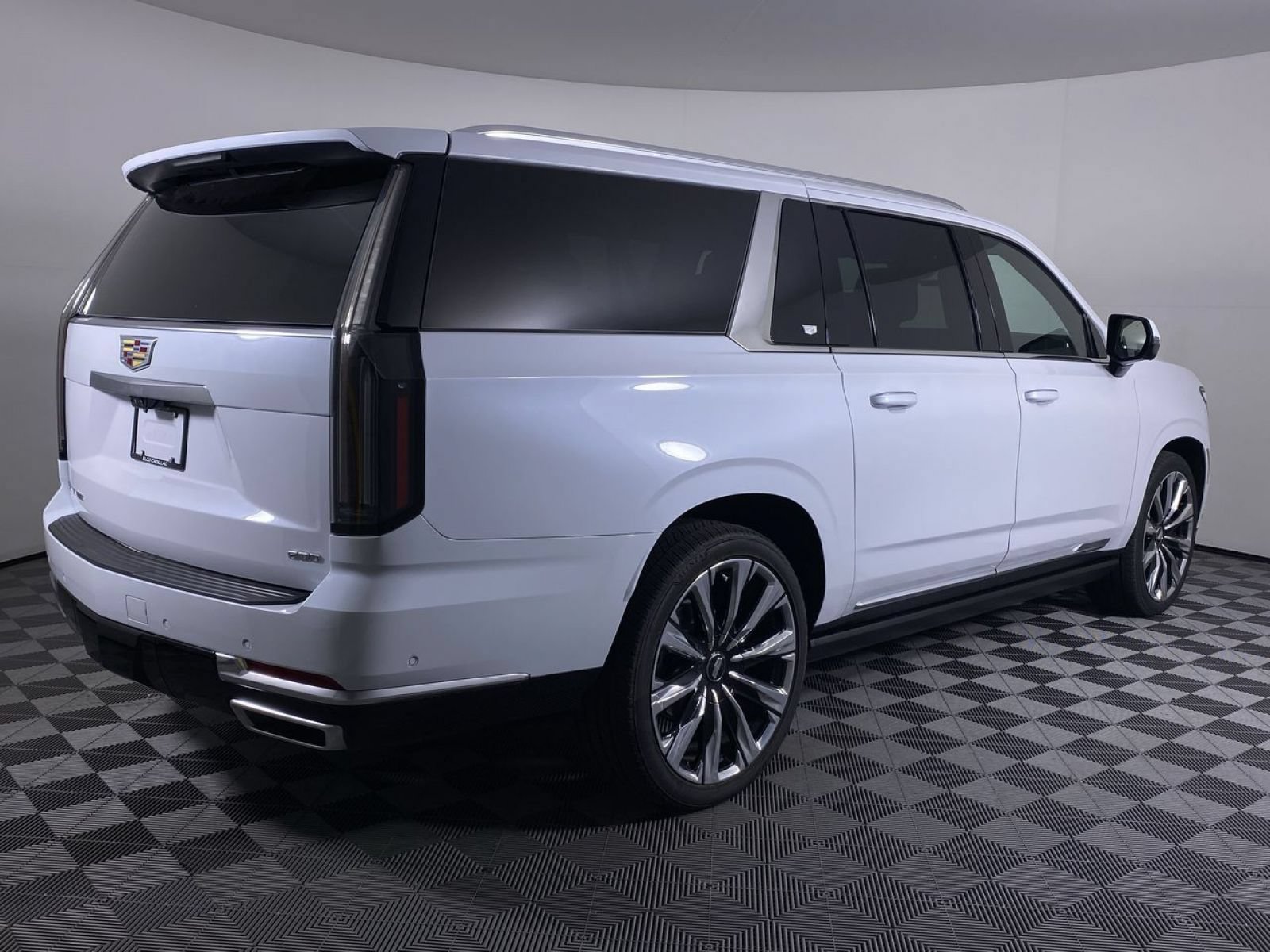 New 2026 Cadillac Escalade ESV Luxury w/ Touring Package AWD/4WD image 22