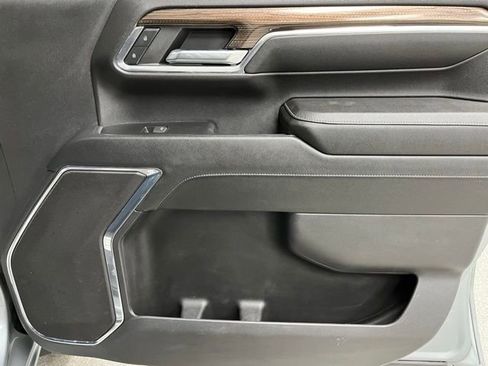 Used 2024 Chevrolet Silverado 2500 LT AWD/4WD image 45