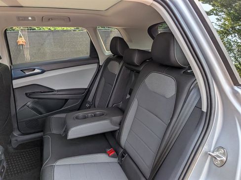 Certified 2024 Volkswagen Taos SE w/ Panoramic Sunroof Package image 21