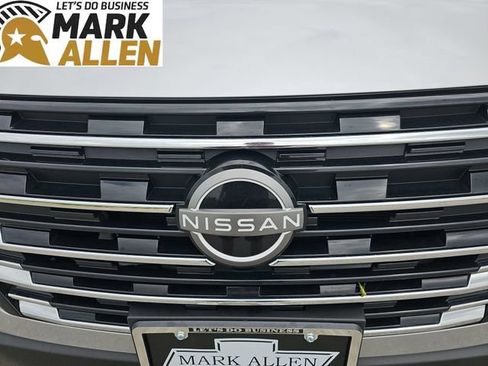 Used 2025 Nissan Rogue SV FWD image 30