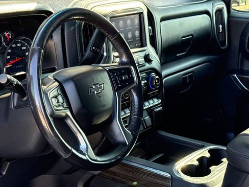 Used 2021 Chevrolet Silverado 1500 LT Trail Boss w/ Convenience Package II image 19