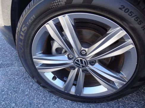 Used 2024 Volkswagen Jetta SE image 33