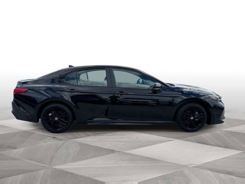 Used 2026 Toyota Camry SE FWD image 9