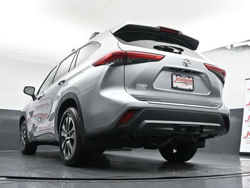 Used 2022 Toyota Highlander XLE image 42