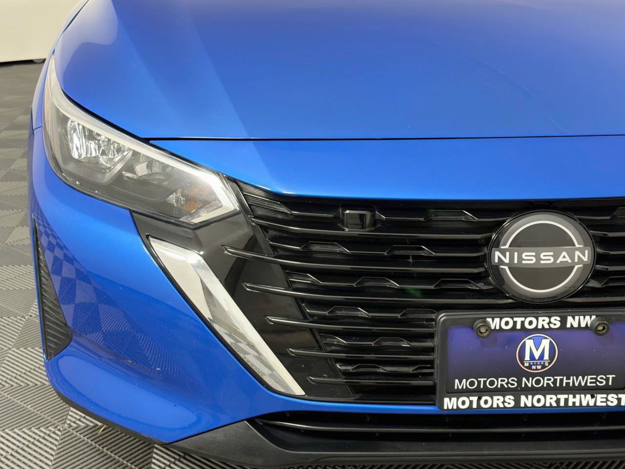 Used 2024 Nissan Sentra SV FWD image 3
