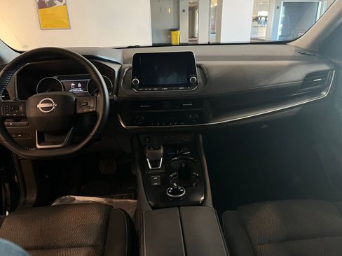 Used 2025 Nissan Rogue SV image 36