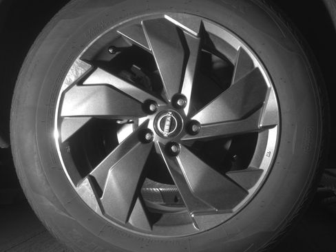 Used 2025 Nissan Rogue SV image 15