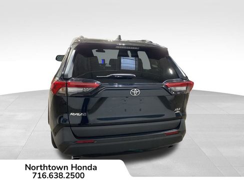 Used 2023 Toyota RAV4 XLE AWD/4WD image 8