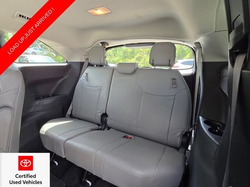Certified 2025 Toyota Sienna XLE FWD image 22