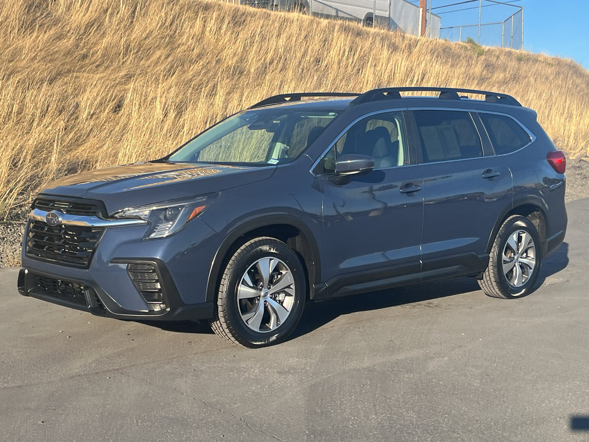 Used 2025 Subaru Ascent Premium AWD/4WD image 1
