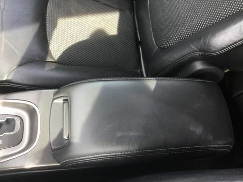 Used 2017 Dodge Journey Crossroad w/ Popular Equipment Group FWD image 20