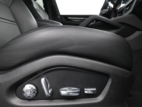 Used 2021 Porsche Cayenne S image 15