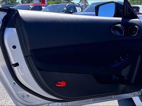 Certified 2024 Nissan Z Sport w/ Floor Mat Package RWD image 14
