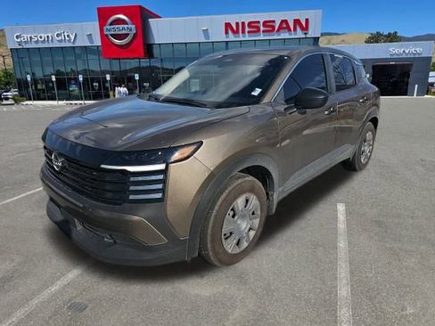 Used 2025 Nissan Kicks S image 3