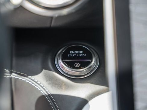 Used 2022 Mercedes-Benz SL 55 AMG 4MATIC w/ Driver Assistance Package image 32