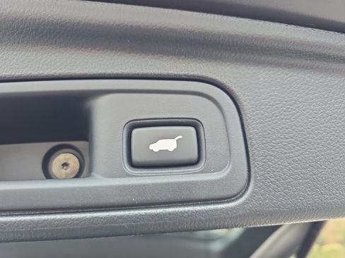 Certified 2022 Honda Pilot Touring image 14