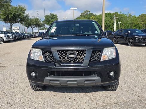 Used 2021 Nissan Frontier SV w/ Midnight Edition Floor Mats RWD image 3