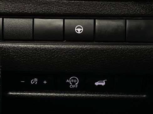 Certified 2025 Nissan Rogue SV image 14