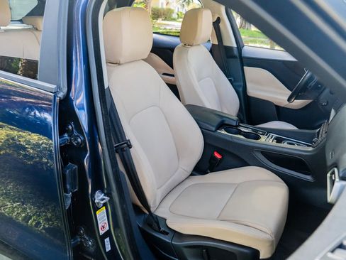 Used 2017 Jaguar F-PACE Premium image 49