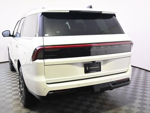 New 2026 Lincoln Navigator Black Label AWD/4WD image 4