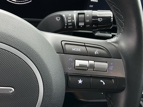 Used 2025 Hyundai Kona SEL image 24