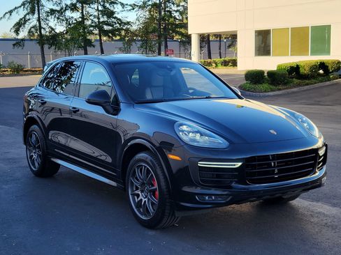 Used 2016 Porsche Cayenne GTS w/ Premium Package Plus AWD/4WD image 5