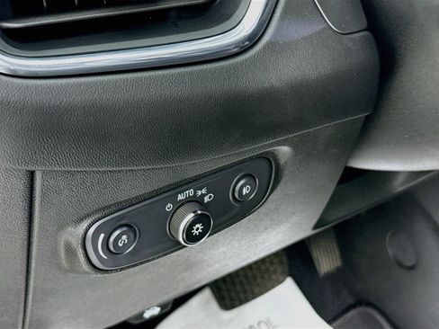 Used 2021 Chevrolet Equinox Premier FWD image 10