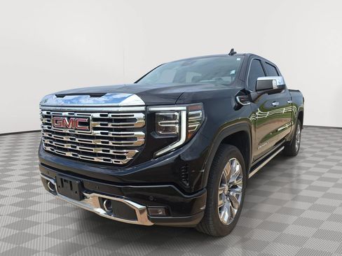 Used 2024 GMC Sierra 1500 Denali w/ Denali Reserve Package AWD/4WD image 3