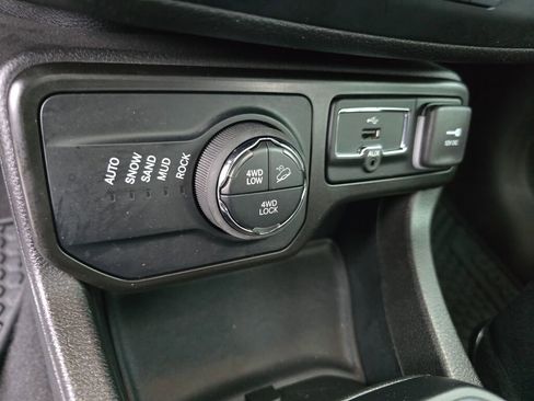 Used 2023 Jeep Renegade Trailhawk w/ Sun/Sound Group image 27