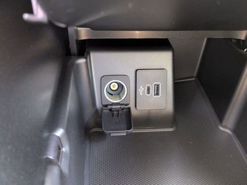 New 2025 Ford Explorer Active image 25