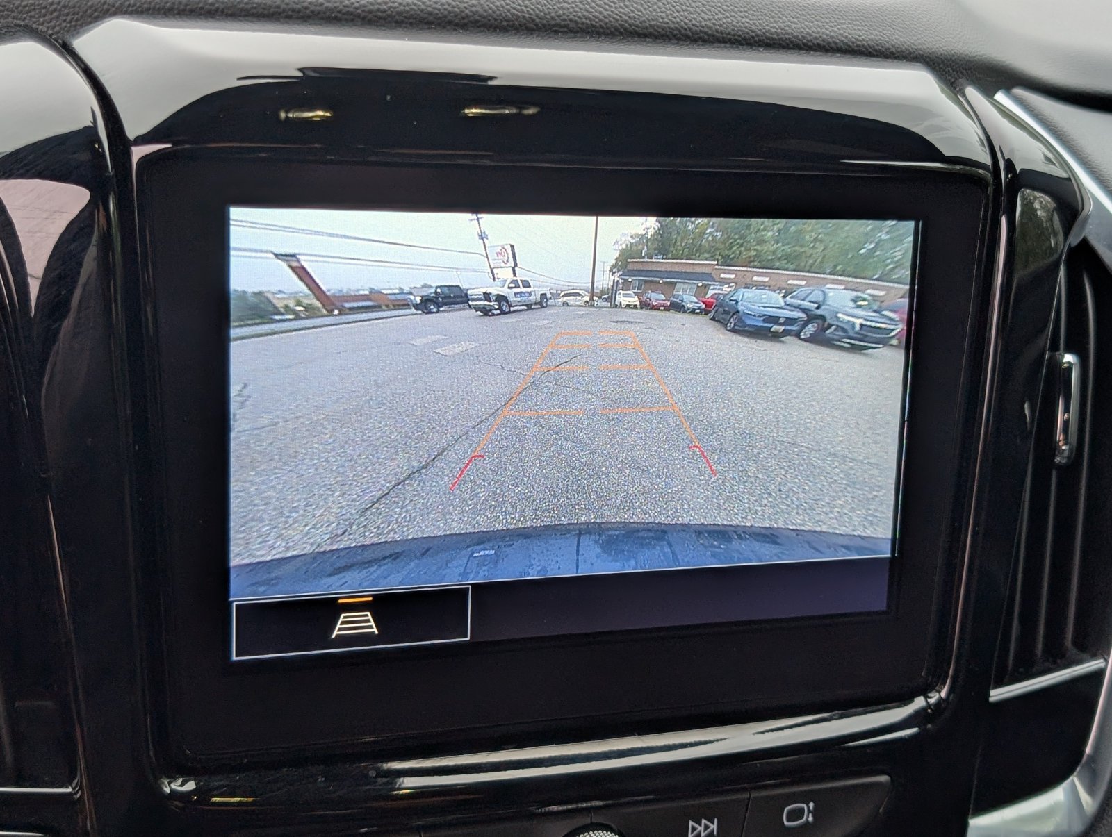 Used 2023 Chevrolet Traverse LT AWD/4WD image 34