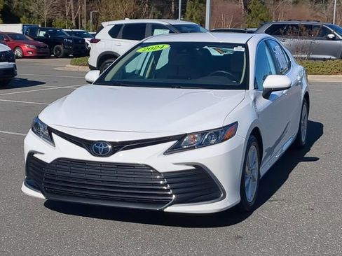 Used 2024 Toyota Camry LE image 10