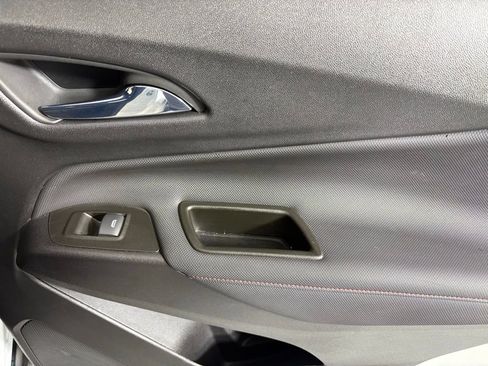 Used 2023 Chevrolet Equinox RS image 18