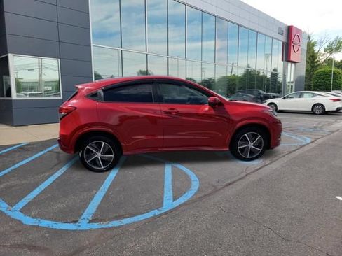 Used 2019 Honda HR-V Touring image 6