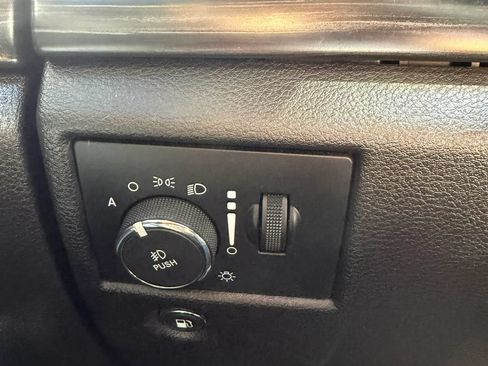 Used 2020 Jeep Grand Cherokee Laredo AWD/4WD image 21
