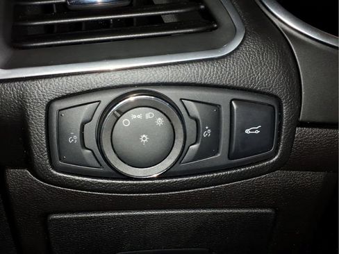 Used 2015 Ford Edge Titanium w/ Equipment Group 301A AWD/4WD image 21